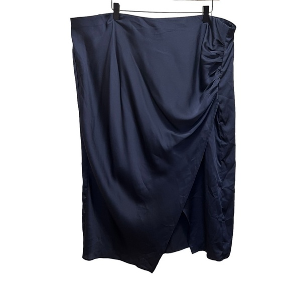 Pennington’s Satin Wrap Midi Skirt Navy Blue Size 22 - Picture 4 of 12